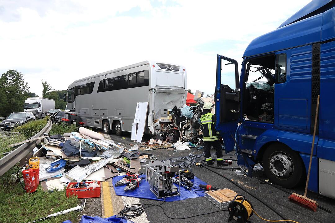 Furchtbares Unglück: Wohnmobil-Fahrer stirbt auf A3 bei Schlüsselfeld