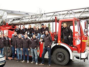 Mit acht alten Pkw und einem ausgedienten Feuerwehrauto wollen die Nüdlinger bis nach Mauretanien. Sigismund von Dobschütz