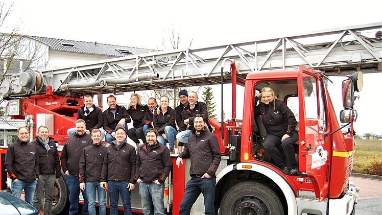 Mit acht alten Pkw und einem ausgedienten Feuerwehrauto wollen die Nüdlinger bis nach Mauretanien. Sigismund von Dobschütz