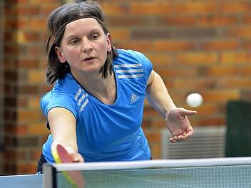 Zeckerns Tischtennis-Frauen um Ingrid Straub überzeugen als Kollektiv und führen die 1. Bezirksliga zurecht an. In Schwabach soll am Samstag das Titelrennen entschieden werden. Fotos: Picturedreams