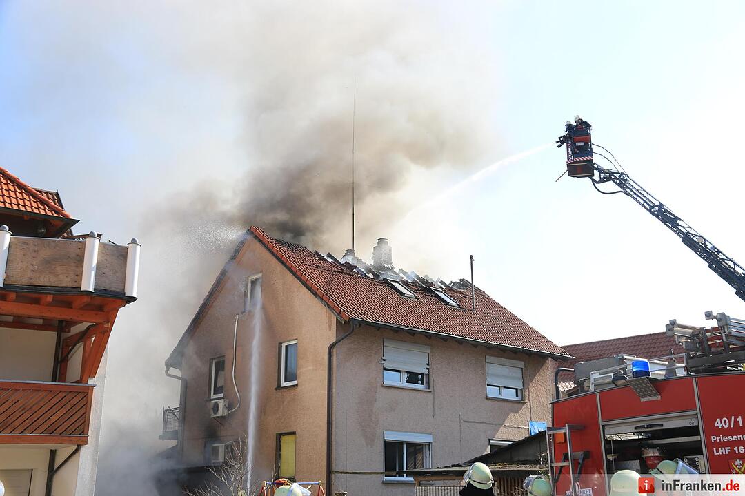 Wohnhaus brennt in Priesendorf