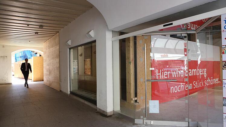 Blick in die noch wenig einladende Passage von der Langen Straße zu den Theatergassen.Foto: Barbara Herbst