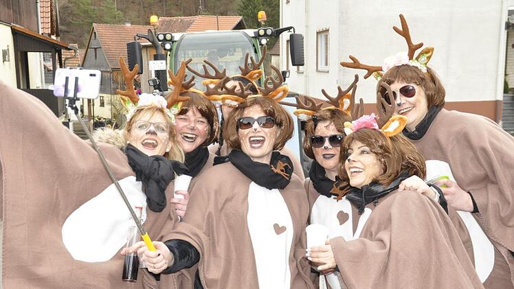 Eindrücke vom Stralsbacher Faschingszug. Foto: Peter Klopf