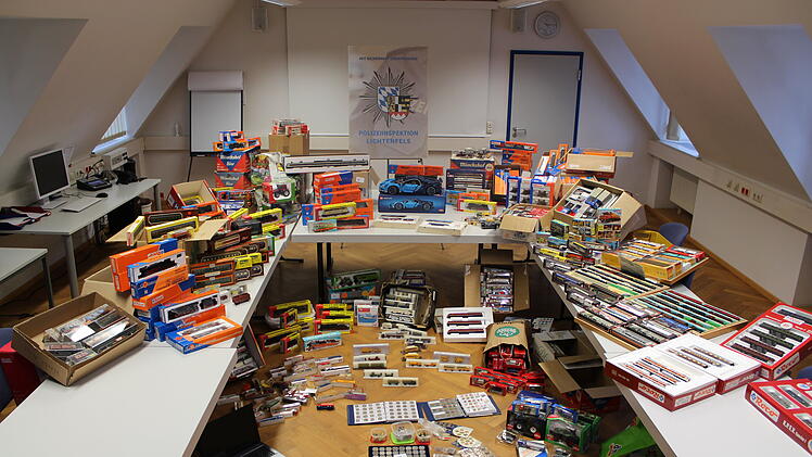 M&uuml;nzsammlung und Modellbau-Sets von Dachboden gestohlen