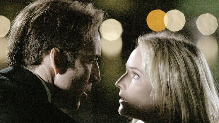 Die Historikerin Dr. Chase (Daine Kruger) erkl&auml;rt sich bereit, Benjamin Gates (Nicolas Cage) bei seiner Suche zu helfen.