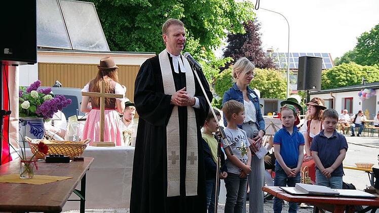 Pfarrer Andreas Krauter zelebrierte den Gottesdienst.Heike Schülein