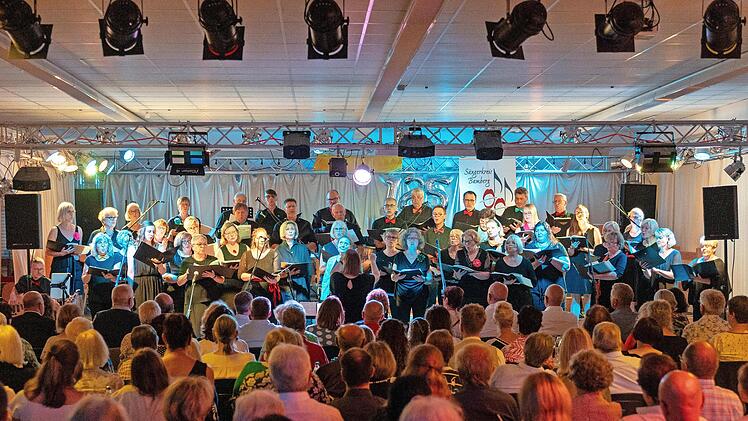 Mit einem großen Jubiläumskonzert feierte der Gesangverein Hirschaid kürzlich sein 125-jähriges Bestehen.