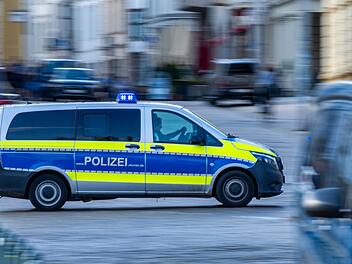 Polizeieinsatz in Nürnberg: 80-Jähriger droht Nachbar mit Messer