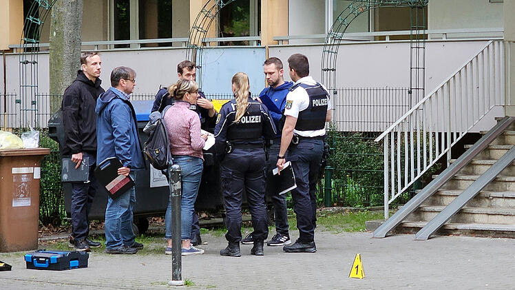 Mädchen bei Attacke vor Haus in Halle verletzt