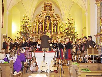 Der Musikverein Hesselbach lädt zum Weihnachtskonzert ein. Die Aufnahme entstand beim letztjährigen Konzert. Foto: Archiv/Heike Schülein