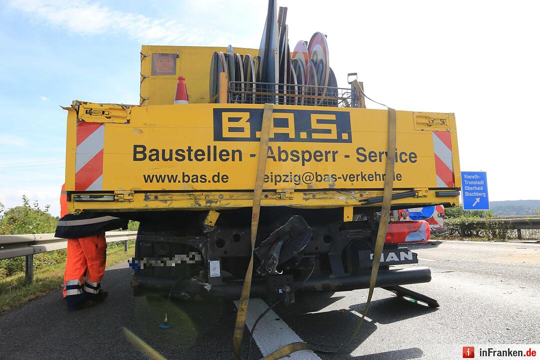 Lkw donnert in WarnleitanhŠnger von Wanderbaustelle - Autofahrer wenden eigenstŠndig und werden zu Geisterfahrern