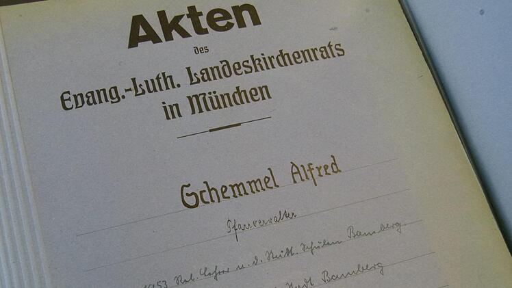 Die Personalakte über Alfred Schemmel befindet sich im Landeskirchlichen Archiv in Nürnberg.