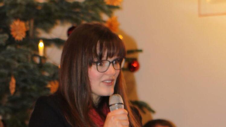Sabine Fischer moderierte das Jahresabschlusskonzert in Höfles.   Michael Wunder