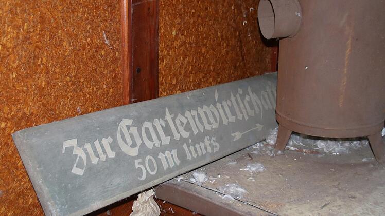 Relikte aus der Zeit, als eine Gaststätte, die Brauerei und der Biergarten existierten, finden sich vom Keller bis zum Dachgeschoss. Die Stadt Bad Staffelstein hat das Areal vor einigen Jahren gekauft.Matthias Einwag