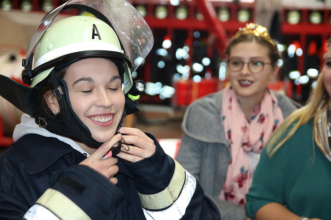 Prinzessinnen bei Feuerwehr