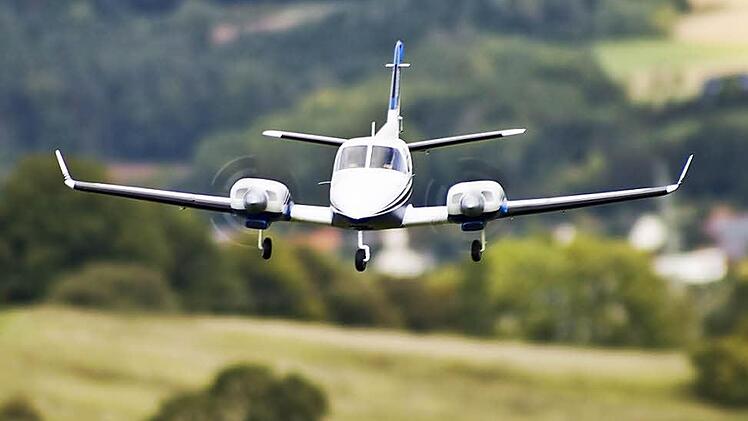 Ein Modellflugzeug über dem Phoenix-Vereinsgelände bei Zeublitz Foto: privat