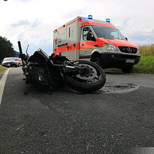 Motorradfahrer stürzt: Unfall bei Ebermannstadt