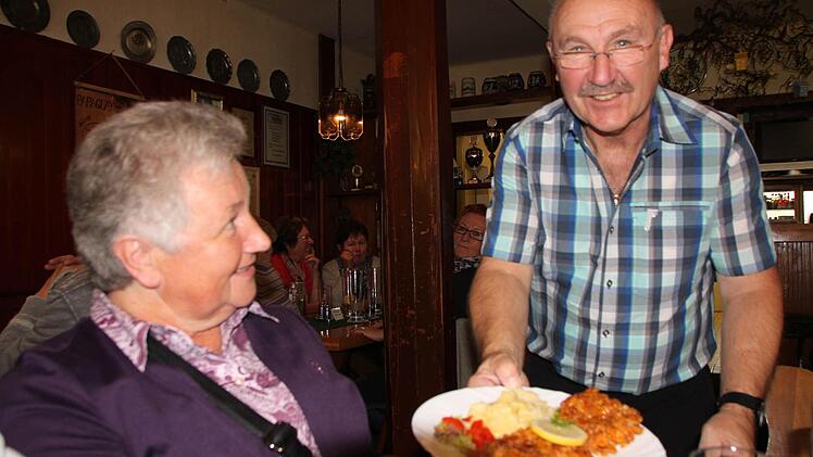 Legendär: Das "Schnitzel spezial", das Otto Habranke als Tagesgericht für fünf Euro servierte.  Foto: Oswald