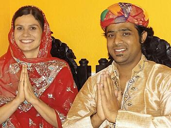 Neue Gastronomen in Bamberg: Corinna Schwarz und ihr Mann Farru haben ihr indisches Restaurant eröffnet. Foto: Johanna Eckert