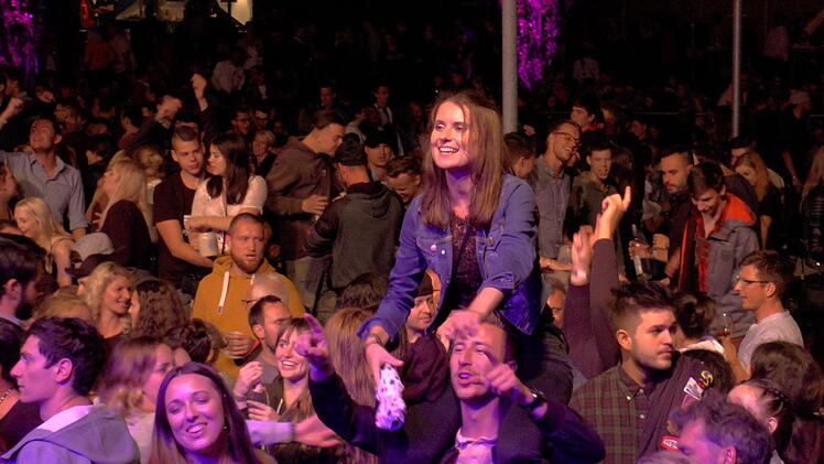 Ausgelassene Stimmung beim Weinfest
