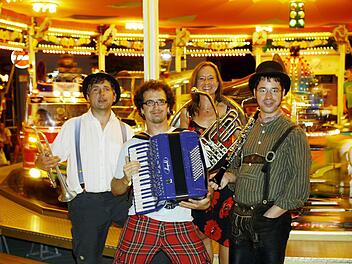 Die Kapelle Rohrfrei als eine der Formationen des Antistadls, die im Morph Club immer einen idealen Auftrittsort fanden.