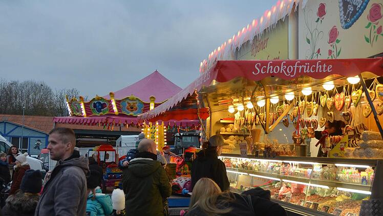 Impressionen vom Weihnachtsmarkt der Lebenshilfewerkstatt Nüdlingen. Foto: Peter Rauch