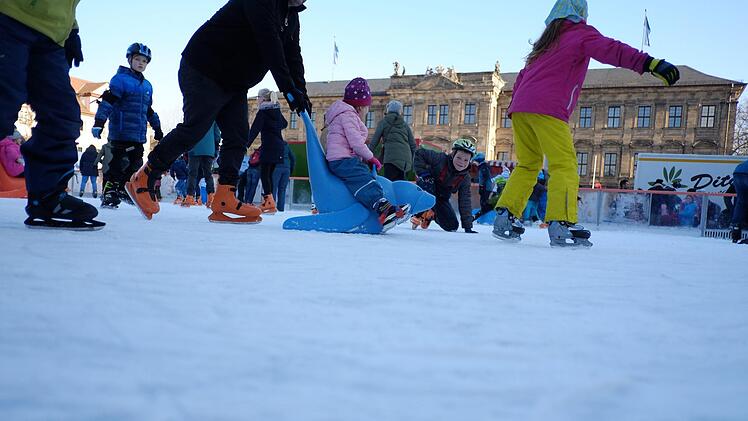 Impressionen von der Erlanger Eisbahn   Foto: Nikolas Pelke
