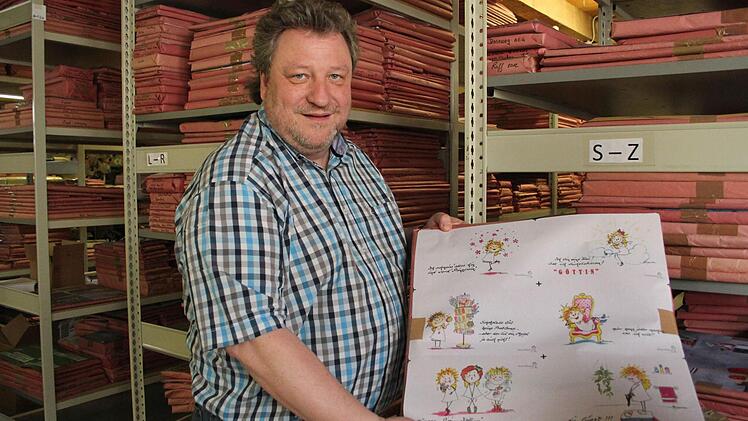 Das Schutzengel-Design ist kunterbunt, frech und witzig: Noch ist es nicht im Handel zu finden, aber bald, verrät der Frühstücksbrettchen-Produzent Thomas Mayr-Kiessling. Foto: Sonja Adam