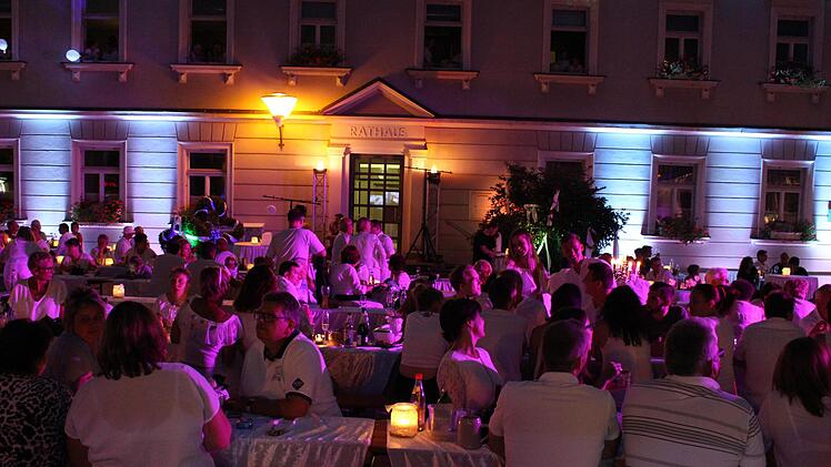 Impressionen von der "Weißen Nacht"   Foto: Evi Seeger