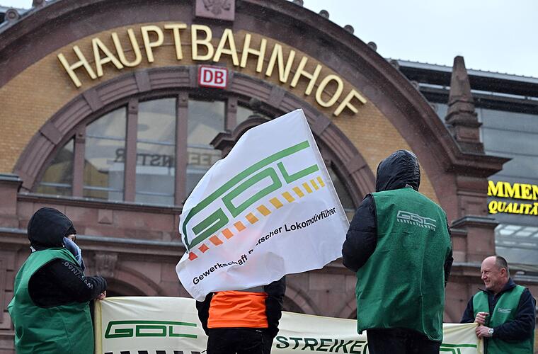 Bahn und GDL verhandeln weiter über Tarifvertrag