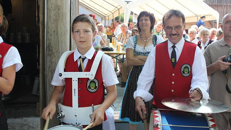 Die Frankenwaldmusikanten Windheim sorgten für die richtige Musik. Foto: Veronika Schadeck