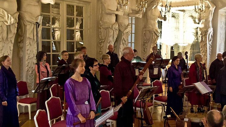 Impressionen vom Konzert mit dem Melchior-Franck-Kreis im Riesensaal der Coburger Ehrenburg.Foto: Jochen Berger