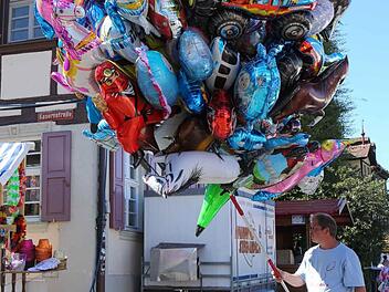 Der erste Tag der Sandkerwa 2016 startete bei strahlend blauem Himmel. Foto: Riegerpress