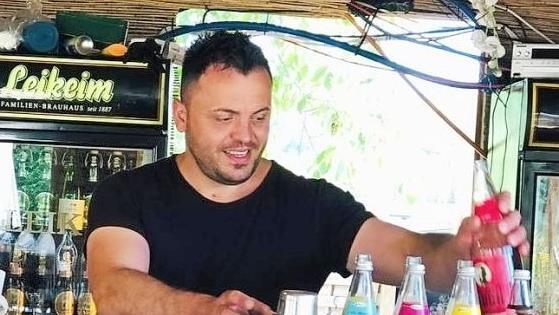 Vali freut sich, dass das Karibische Eck wieder öffnen darf.  Foto: privat