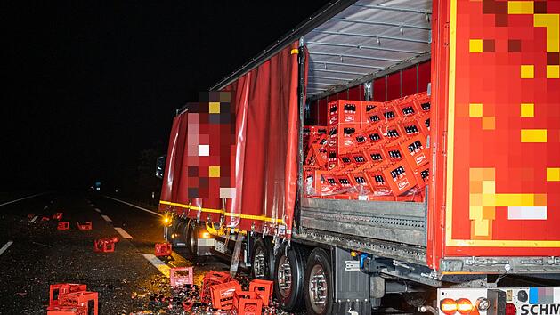A70 bei Knetzgau: Lkw verliert Cola-Flaschen