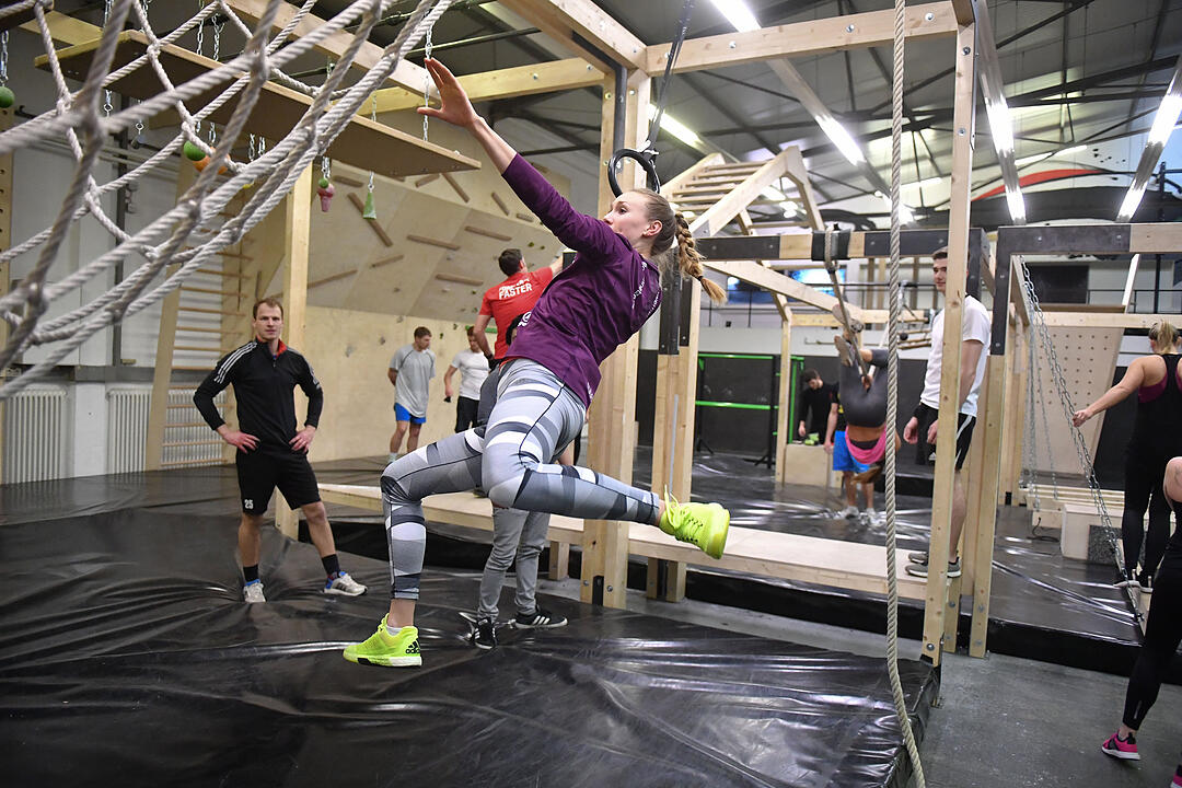 Franken-Ninjas - Drei Sportler aus der Region testen die Hindernis-Sporthalle "Warriors Luck" in Erlangen