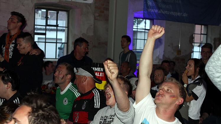 Beim Public Viewing in Kronach. Foto: Michael Wunder