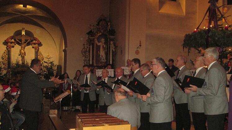 Zwar Nicht mehr bei Liederabenden zu hören, bleibt der Männerchor Untererthal   weiterhin aktiv, jedoch nur zu örtlichen Anlässen.                           Foto: Winfried Ehling