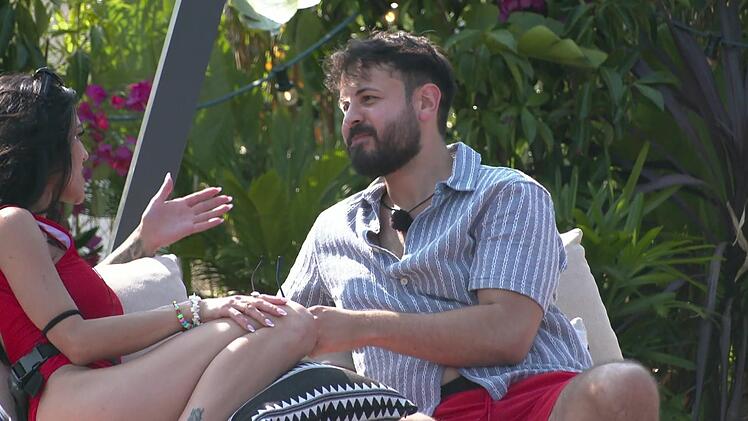 "Bin eher ein Teddybär": David beeindruckt Elena mit seiner einfühlsamen Art.