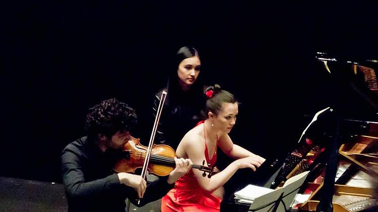 Nina Scheidmantel und Attila Gergely gastierten bei der "Gesellschaft der Musikfreunde" Coburg.Foto: Jochen Berger