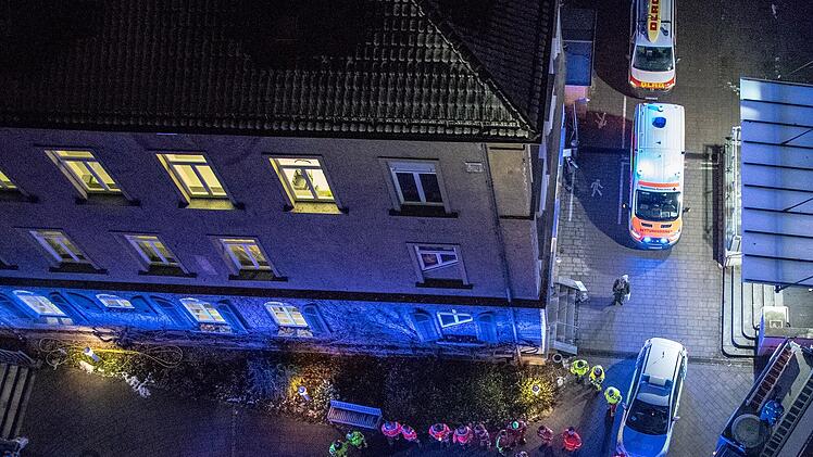 Erlangen: Weihnachtliche Blaulichtaktion erfreut Klinikum - Kinderaugen "funkelten groß"