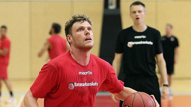 Lucca Staiger erhielt bei den Brose Baskets einen Dreijahresvertrag. Foto: sportpress