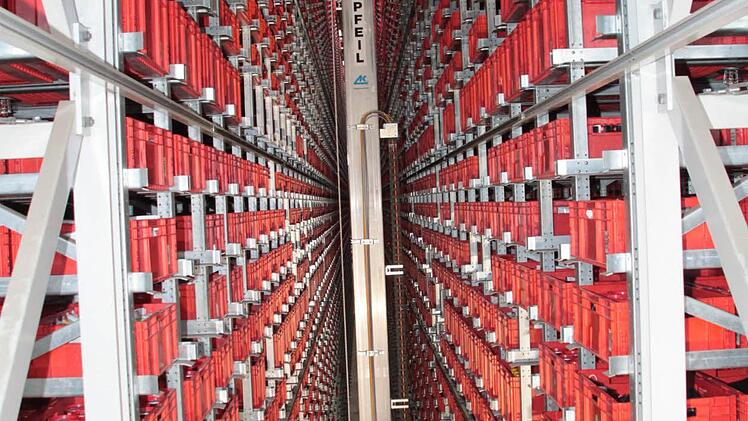 Blick in das Hochregallager. Foto: Jürgen Gärtner