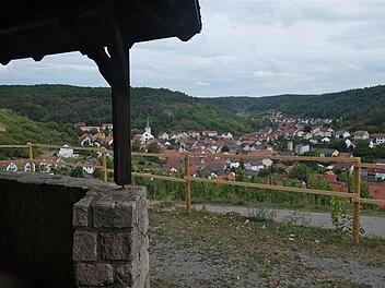 Nahe dem Aussichts-Pavillon liegt die Fläche "Terroir f", die momentan hergerichtet werden soll.  Foto: Gerd Schaar