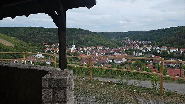 Nahe dem Aussichts-Pavillon liegt die Fläche "Terroir f", die momentan hergerichtet werden soll.  Foto: Gerd Schaar