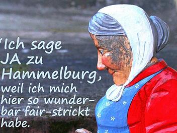 Die Schnitzfigur in der Nähe des Wankelbrunnens. Foto: Maria Heckmann