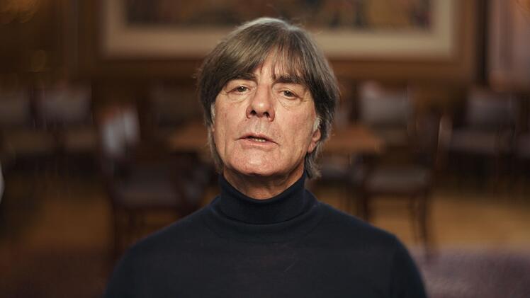 Joachim "Jogi" L&ouml;w, heute 66 Jahre alt, wurde von J&uuml;rgen Klinsmann damals als Co-Trainer berufen. Nach dem &uuml;berraschenden R&uuml;ckzug Klinsmanns nach der WM &uuml;bernahm er den Chefposten - und wurde 2014 Fu&szlig;ball-Weltmeister mit Deutschland.