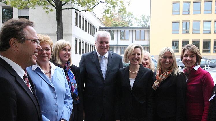 Gruppenbild mit Damen.