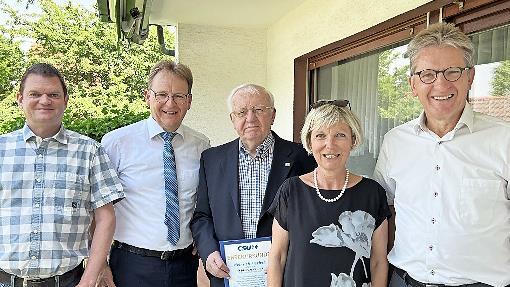 Der Mitbegründer der CSU Küps und langjährige Schatzmeister Heinrich Fischer (Mitte) konnte für 50-jährige Mitgliedschaft geehrt werden. Es gratulierten (von links nach rechts) CSU-Ortsvorsitzender Thorsten Stalph, Bürgermeister Bernd Rebhan, Frak...