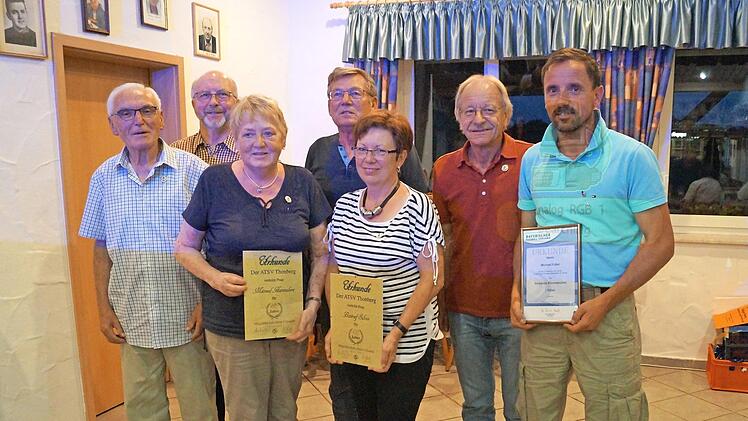 Ehrungen für langjährige Mitgliedschaften fanden beim ATSV Thonberg statt. Im Bild (von links): Erwin Limmer, Bürgermeister Egon Herrmann, Hannelore Münzel, Alfred Lux, Silvia Bittruf, Hartmut Schedel und Michael Fößel  Fotos: Dieter Wolf